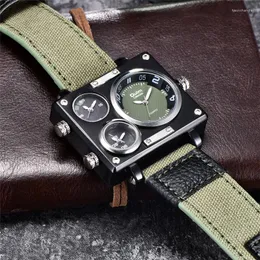 손목 시계 Oulm 3595 Green Watches Men Top Fabric Big Size Quartz Clock 3 Time Zone Male Sport Watch Relogio Masculino
