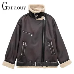 Giacche da donna Garaouy Cappotto in finta pelle scamosciata di lana d'agnello Cintura retrò Giacca invernale da moto oversize da donna Risvolto più spesso Cappotto con zip caldo Cappotto femminile 221128