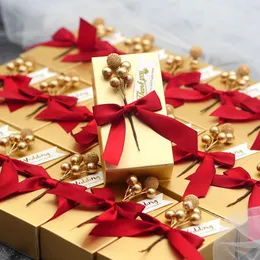 هدية الالتفاف 50pcs زفاف لصالح الشعار المخصص Golden فريدة من نوعها DIY Bead Flower Square Square Personalized Candy Box Boxs for Guest
