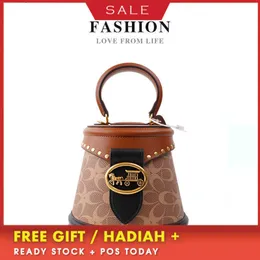 Luxury Designer v￤skor Hong Kong It Live Broadcast Bucket Bag Advanced Women's 2022 New Fashion Pattern Autumn and Winter Crossbody