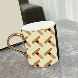 الحروف الكاملة Bone China Coups Octioner Coffee Mugs High Lead Thermos Cup 22k Gold Powder Hable Hight With Box