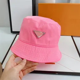 Plush Luxurys Mens Womens Designer Fisherman Hat Triangle Bucket Hat Mashion Brand P Women Beanies