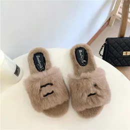 2023 Luxury Fuzzy Slipper Designer Winter Sandal tofflor Slides Women Mens tofflor Flat Fashion Bottom Flip Flop Sneakers Boots 2211301D