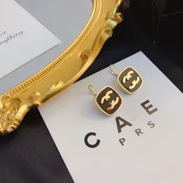 Kolczyki Projektanty uroku 18k złota plastowane kolczyki luksusowe kolczyki modne biżuteria runda projekt dla kobiet akcesoria na przyjęcie weselne Wybrana para