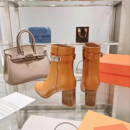 2022 Kaliteli Moda Lüks Topuklar Kadınlar Boot Square Toes Gerçek Deri Düğmesi Yüksek Topuklu Kaba Topuk 7.5cm Ayakkabı Lady Shoe Büyük Boyut 35-42