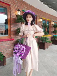 Duffelpåsar Anpassade handgjorda kvinnor Flower Beach Straw Bag and Hat Suit Rattan Top Handle Tote With Ribbon för Summer Out Montering Handbag Lady