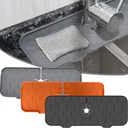 TABELA MATS 2 PCS Torneira absorvente de tapete de tapete de tapete de splash protetor de bancada apanhador de silicone para gadgets de cozinha no banheiro