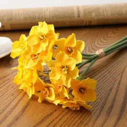 الزهور الزخرفية 6pcs نبات مزيف زهرة جميلة مستلزمات نرجس نرجس