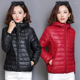 Kvinnors dikerockar 2022 Kvinnor Ultra Light Cotton Padded Jacket Huven Vinter varm l￤ttvikt Parka Soft Outdoor Clothing RFQ028