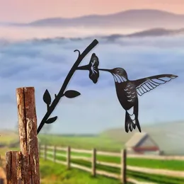 Dekoracje ogrodowe Hummingbird Metal Bird Art na podwórko lub drzewo i na świeżym powietrzu Easter Home 220930