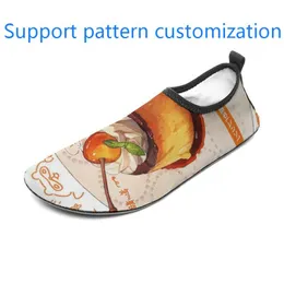 Maßgeschneiderte Schuhe unterstützen die Anpassung von Mustern. Wasserschuhe für Herren und Damen, Sport-Sneaker, Trainer für den Außenbereich