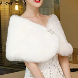 Warm Fur Short Brides Wedding Jackets White Faux Women Accessories Pearls Bridal Shawl Wraps Cape Winter Evening Party Coat Cloak CL1222