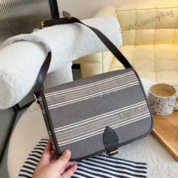 5A مصمم أكياس الكتف رائعة التطريز جودة Crossbody للنساء العلامة التجارية الكلاسيكية المشهورة لافتة للنظر 220311