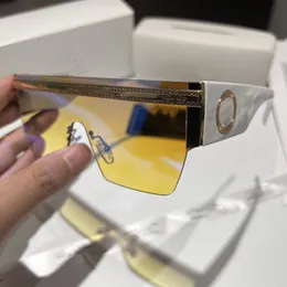 Hochwertige Luxus-Sonnenbrille für Damen, modische Herren-Sonnenbrille, UV-Schutz, Designer-Brille, Farbverlauf, Metallscharnier, Damen-Brillenbox 8830