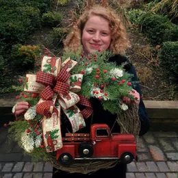 レッドトラッククリスマスリース素朴な秋の玄関の人工花輪農家のチェリーリボンぶら下がっているお祝いの花輪1520 D3