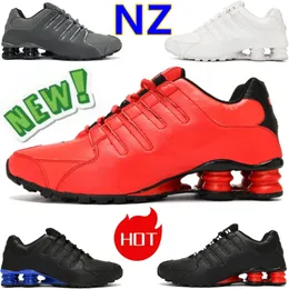 Klassisk NZ EU Running Shoes Designer Sneakers White Black Silver Blue Varsity University Red Dark Grey Bright Crimson Men lyxiga skor