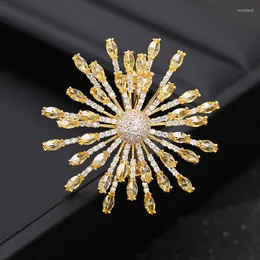 Brooches Gorgeous Yellow Pink Zirconia Snowflake Pins Winter Wedding Bouquet Crystal Pin Dress Brooch Jewelry Women Broach Gift