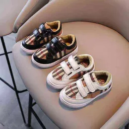 Модная парусиновая обувь в клетку для мальчиков, европейский стиль, повседневная обувь из искусственной кожи в стиле пэчворк для девочек, детские кроссовки, универсальные