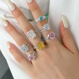 Högkoldiamantdesigner Band ringar för kvinnor S925 Sterling Silver Ring Ice Cut Square Heart-Shaped Snow Zircon Wedding Proposal Party Ring Top Jewelry