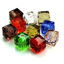 Altri 40 pezzi di perline di cristallo austriaco cubo verde 10 mm di vetro sfaccettato distanziatore allentato quadrato per fai da te fare gioielli moda bracciali 2484 T2 Dhdqx