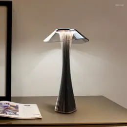 Настольные лампы светодиодные лампы защита от сенсации USB Rechargeble Art Decor Lighting Подарочный стол для спальни прикроватный кофейный бар