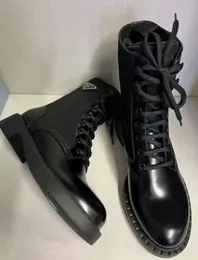 Zimowy luksusowy metalowy trójkąt Kobiet kostki monolit szczotkowane skórzane buty Recykloku Monobloc Sole Lady Martin Motorcycle Combat Booty EU5-40