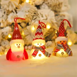 Julljus upp dockor Santa Snowman Moose Xmas Tree Hängande prydnad Handgjorda hängsmycken för hembutikens kontorsdekoration
