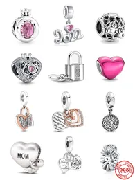 925 STERLING Gümüş Dungle Charm Kadın Boncuklar Yüksek Kaliteli Takı Hediyesi Toptan Asma Kilit ve Anahtar Dinger Cazibesi Pembe Aşk Boncuk Fit Pandora Bilezik DIY