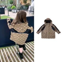 Giacche Teen Girls Cappotti lunghi Giacca a vento stile coreano per la primavera Autunno Abbigliamento per bambini Trench coat con cappuccio 221010