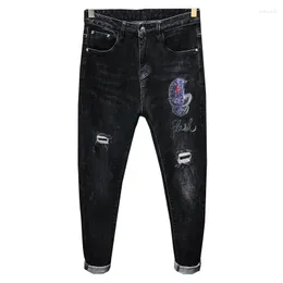 M￤ns jeans Trendiga herrbroderi super coola fr￤mmande borrbyxor all-match h￥l koreansk avslappnad enkelhet nio po￤ng byxor