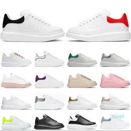 2022 Scarpe con plateau uomo donna sneakers moda triple nero bianco rosa Lush Red Light Gold Grey scarpe da ginnastica da uomo casual da jogging a piedi