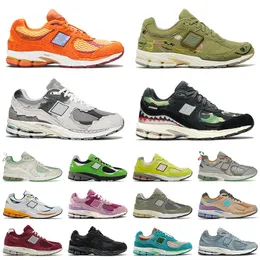 Fashion Running Shoes 2002r designer sneakers k￤llare olivgr￥ benljus aluminium herrar sko skydd pack regnmoln r￶kelse b2002r