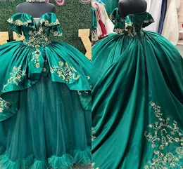 Green 2023 Quinceanera Dark Dresses 레이스 아플리크 구슬로드 코르셋은 어깨 새틴 계층 커스텀 스위트 스위트 16 공주 파티 볼 가운 멍청이