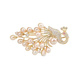 Luxury Freshwater Pearl Brooch for Women Vintage Peacock Opening Corsage Pins Celebrity Suit Banquet Jewelry Accessories