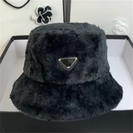 Fashion Designer Bucket Hat Beanie Hats Mens Womens Baseball Cap Wide Brim Hats Winter Warm Plush Fisherman Caps