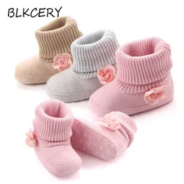 Stövlar nyfödda mode baby för tjej prinsessor skor start spädbarnstövlar småbarn märke buty med rosa blommor duschgåva y2210