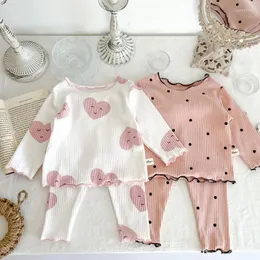 衣類セット幼児の女の赤ちゃんの服セット秋のハートドットプリントピットストリップパジャマ幼児のためのかわいい幼い子供