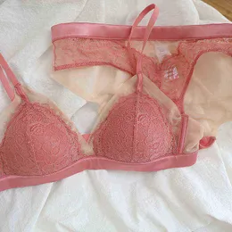 Bras setleri wriufred romantik kız üçgen fincan bralette çelik halka ince iç çamaşırı ince omuz askısı saten dantel seksi sütyen külot seti t220907