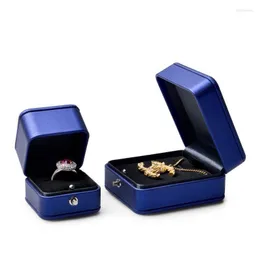Smyckespåsar väskor smycken påsar oir Treasure Blue Ring Box hänge utanför högkvalitativ pu läder inuti mörkgrå plysch kan vara dhrzh