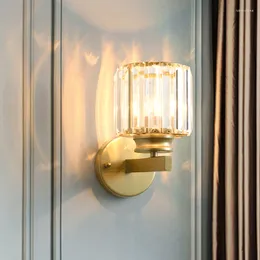 V￤gglampa inomhus inre rum sovrum dekor modern fancy sconces kristall belysning levande s￤ng loft dekoration ledd