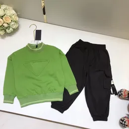 conjunto de roupas infantis boutique menino outono conjuntos de roupas verdes 100-150 cm jovens meninas roupas quentes de inverno costas moletom e calças 2022ss