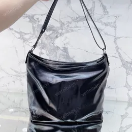 Skórzane torby na ramię czarne top projektanci TOTE TOBS TOBES DUŻA pojemność Crossbody torebka Klasyczna krzyżowa podróż