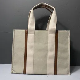 حقيبة يد Lady's Tote Luxurys مصممي حقائب العجل الدقيقة والقطن القنابل الذكية خياطة الأزياء حقيبة التسوق الخشبية 2022
