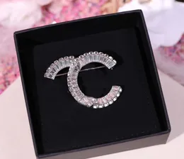 Broche de dije de calidad de lujo 2022 con diamante brillante en baño de plata con sello de caja PS7335A