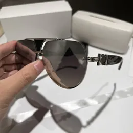 Neue Mode-Sonnenbrille 8843 quadratischer Metallrahmen beliebte und vielseitige UV400-Schutzbrille im Freien heißer Verkauf von Großhandelsbrillen
