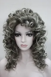 Beau mélange de racines brunes avec une perruque de cheveux synthétiques de 50 cm de long pour femmes bouclées à pointe grise