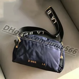 Toppdesigner högkapacitet axelväska kamera kvinnors mode tie färgämne lyx nylon crossbody flash rem multicolor clutch väskor handväska