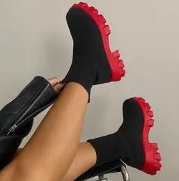أحذية النساء في الكاحل الجوارب المرنة غير الرسمية أحذية 2023 خريف الشتاء سميك الحجم الكبير بأحذية قصيرة