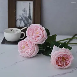 Decoratieve bloemen ins -stijl gevoel hydraterende rozen simulatie boeket bruiloftscène volume thee austin schieten rekwisieten