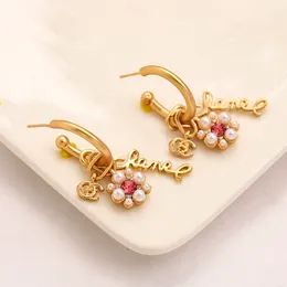 18K Gold vergulde luxe merkontwerpers Letters Stud roestvrij staal Geometrische beroemde vrouwen Crystal Rhinestone Pearl Earring Wedding Party Joodlry Accessoires